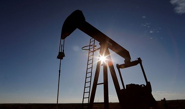 النفط يهبط لأدنى مستوى في 8 أشهر وسط صعود الدولار ومخاوف من الركود