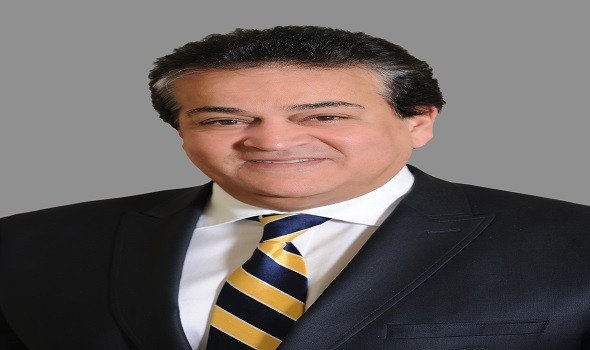   مصر اليوم - وزير التعليم العالي يستعرض تقريرًا حول جامعة المنصورة الجديدة الأهلية