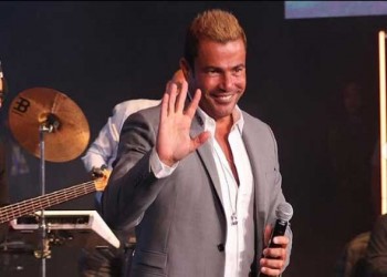   مصر اليوم - عمرو دياب يروّج لحفله في لبنان وتملي معاك أفضل أغنية في القرن الـ21
