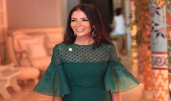   مصر اليوم - منى زكي ترد على تصرف مثير للجدل بسبب ياسمين عبد العزيز