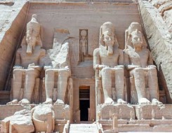   مصر اليوم - تعامد الشمس على 6 معابد فرعونية مع بدء الصيف
