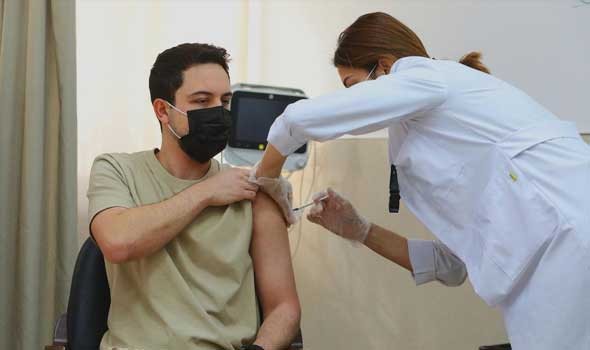   مصر اليوم - مصر تعلن بدء خطة تطعيم بعض الفئات بـالجرعة الثالثة لمواجهة فيروس كورونا