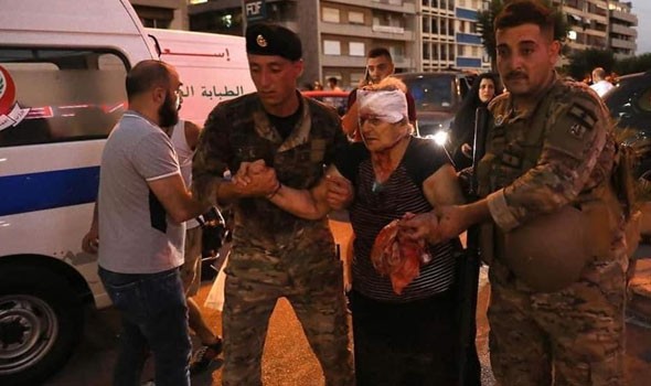   مصر اليوم - أزمة المحروقات في لبنان تتسبب بمجزرة جراء انفجار خزان بنزين وسقوط 22 ضحية و80 مصاباً
