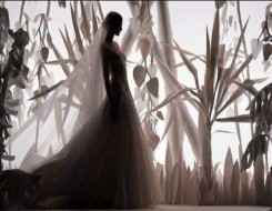   مصر اليوم - فساتين زفاف بتصميم ناعم لعروس صيف 2022