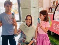   مصر اليوم - حلا شيحة تعود لجدل خلع الحجاب بسبب صورة لابنتها الكبرى