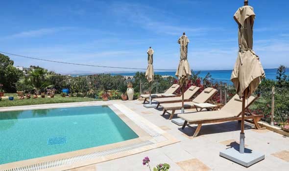   مصر اليوم - أشهر فنادق شهر العسل المُطلة على شاطئ البحر في ميكونوس اليونانية