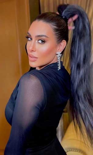   مصر اليوم - ياسمين صبري تخطف الأنظار في فستان أسود اللون