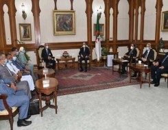 مصر اليوم - رئيس حزب قلب تونس نبيل القروي يقع بقبضة أجهزة الأمن الجزائرية في مدينة تبسة شرق الجزائر