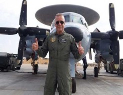   مصر اليوم - شريف منير يروج لفيلم «السرب» بملابس القوات الجوية