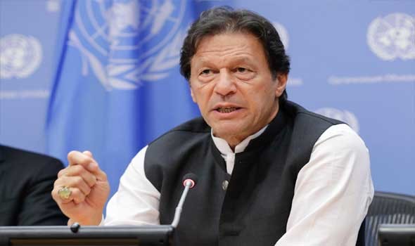 باكستان تحكم بالسجن 17 عاماً على عمران خان وزوجته بتهم فساد وغسيل أموال