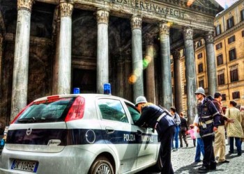   مصر اليوم - تفكيك شبكة لتهريب البشر بين فرنسا وإيطاليا واعتقال 13 شخصاً