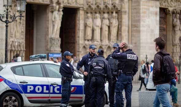   مصر اليوم - إعتقال فرنسية تسرق مجوهرات الموتى من التوابيت