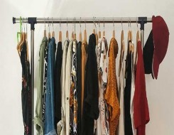  مصر اليوم - قطع ملابس باللون الأسود الأنيق مهمة لخزانة ملابسك في الخريف