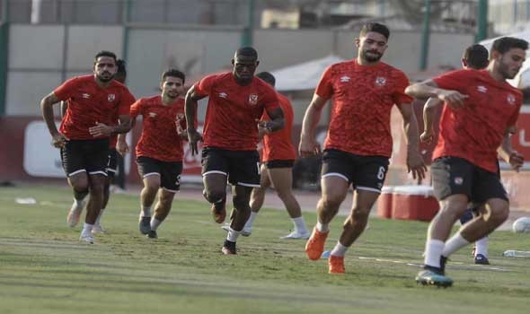 الأهلي يستعيد جهود الشحات وياسر بعد استئناف تدريباته الجماعية