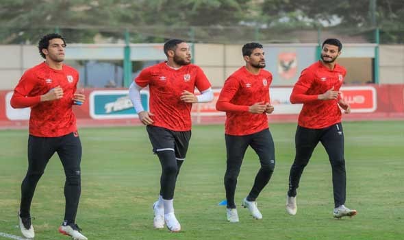 «الأهلي» يكتشف حيلة إدارة نادي النصر السعودي لضم محمد الشناوي