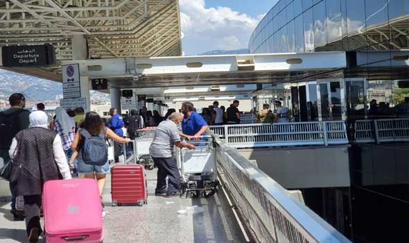 مطار بيروت يستأنف رحلاته عقب إغلاق الأجواء 6 ساعات ووزير النقل يصف حالة الإرباك بـالطبيعية