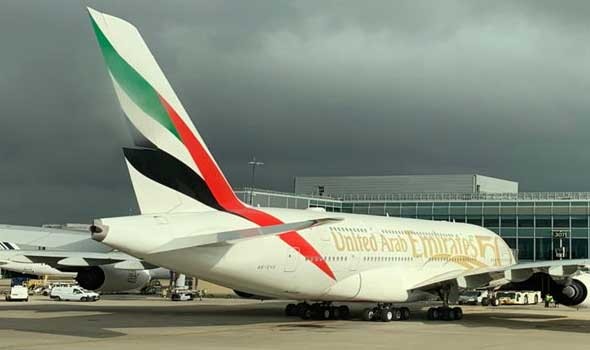 تكدس المسافرين في مطار دبي الدولي عقب ليله عاصفة عطلت الرحلات الجوية