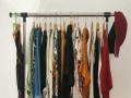   مصر اليوم - قطع ملابس باللون الأسود الأنيق مهمة لخزانة ملابسك في الخريف