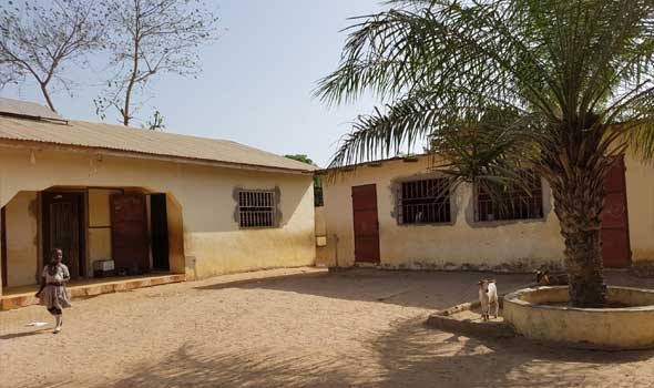   مصر اليوم - انهيار مدرسه في أندونيسيا يؤدي إلى مقتل خمس أشخاص وما يقارب 59 اخرين ما زالوا عالقين تحت الانقاض