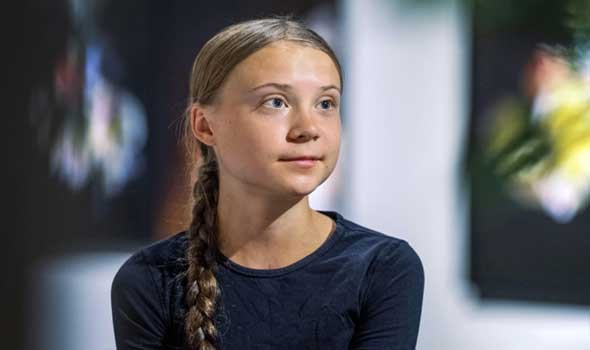   مصر اليوم - غريتا ثونبرغ تصل إلى السويد وتتلقى استقبالا حافلا بالأعلام الفلسطينية والتصفيق