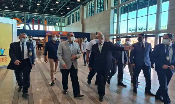   مصر اليوم - محمد منار يتفقد مراحل تطوير مطار سفنكس الدولي