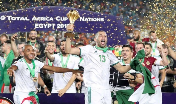 نجم منتخب الجزائر على رادار الدوري الإنجليزي