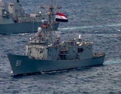   مصر اليوم - قائد البحرية المصرية يستقبل نظيريه السعودي والقطري