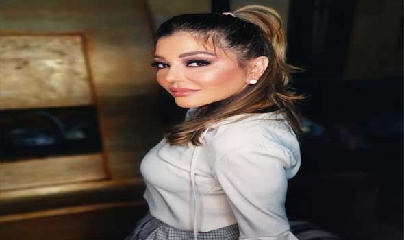   مصر اليوم - سميرة سعيد تقترب من ربع مليون مشاهدة على اليوتيوب بأغنية «كداب»