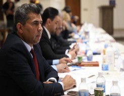   مصر اليوم - العراق يؤكد أنه لن يكون مستودعاً دائماً للإرهابيين الأجانب بعد استقبال محتجزين من تنظيم الدولة من سوريا