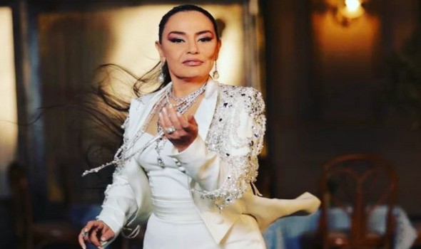   مصر اليوم - من إليسا إلى شريهان وجوه شهيرة هزمت السرطان وحوّلت التجربة إلى رسالة أمل