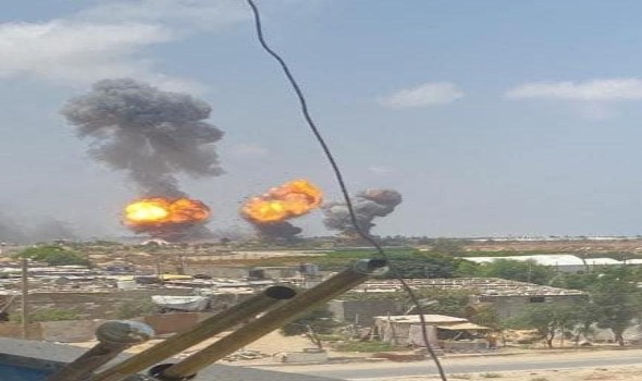   مصر اليوم - تجدد القصف الإسرائيلي على غزة وانتشار لدبابات قوات الاحتلال قرب الحدود ونزوح مستمر لسكان القطاع