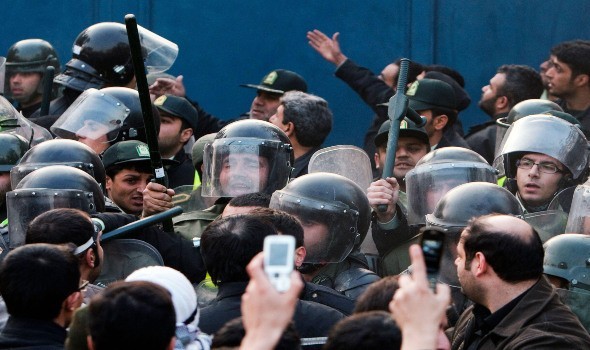   مصر اليوم - التظاهرات في إيران تدخل أسبوعها الثالث والاضراب يعمّ البلاد والاحتجاجات تصل أصفهان