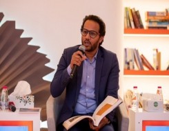   مصر اليوم - معرض الشارقة الدولي للكتاب ينظم ندوة ذاكرة وفن إضاءات على تاريخ الفن التشكيلي الإماراتي