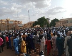   مصر اليوم - توتر في محيط سفارة فرنسا في النيجر والمتظاهرون يطالبون بخروج كافة القوات الفرنسية