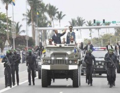   مصر اليوم - تعيين الجنرال نغيما زعيماً للمرحلة الانتقالية في الغابون واعتقال نجل الرئيس المعزول