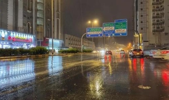   مصر اليوم - أمطار رعدية وسيول تضرب مناطق واسعة في السعودية بينها مكة
