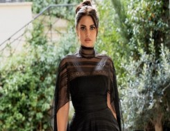   مصر اليوم - الفستان الأسود لأناقة جذابة لا تقاوم