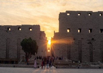   مصر اليوم - تعامد الشمس على معابد الكرنك مُعلنة بداية فصل الشتاء