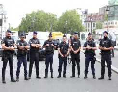   مصر اليوم - توقيف شرطيين فرنسيين بتهمة اغتصاب امرأة داخل محكمة في باريس