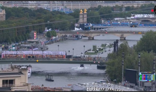 التلوث في نهر السين يتسبب بإلغاء تمارين الترياثلون في أولمبياد باريس
