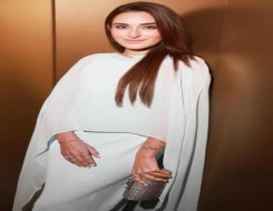   مصر اليوم - أمينة خليل تتألق في الأبيض بإطلالات عصرية ولمسات أنثوية