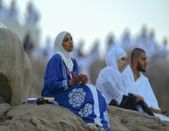   مصر اليوم - الحجاج يواصلون أداء نسك رمي الجمرات والسلطات تحث المتعجّلين على التريث والبقاء في المخيمات