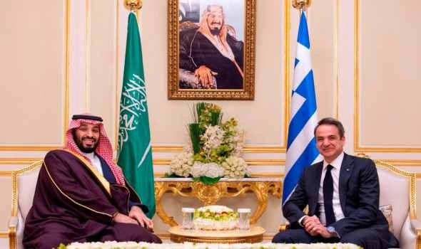 مصر اليوم - ولي العهد السعودي يبحث مع رئيس وزراء اليونان تطورات المنطقة وتداعيات الهجمات الإسرائيلية على إيران