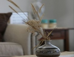   مصر اليوم - أفكار مبتكرة لتنسيق أثاث بلون الشوكولاتة في ديكور غرفة المعيشة