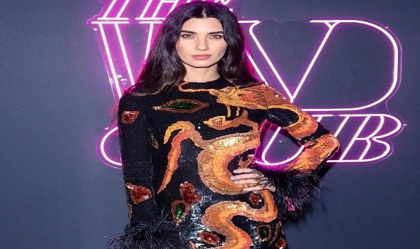   مصر اليوم - توبا بويوكستون تفاجئ الجمهور بدور راقصة في فيلم سلطانة