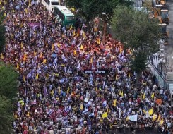   مصر اليوم - مئات الإسرائيليين يتجمعون في تل أبيب ترقبًا لإطلاق سراح الرهائن من غزة