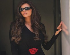 مصر اليوم - هنادي مهنا تلفت الأنظار بإطلالات أنيقة ذات طابع غامض يناسب بتوقيت 2028