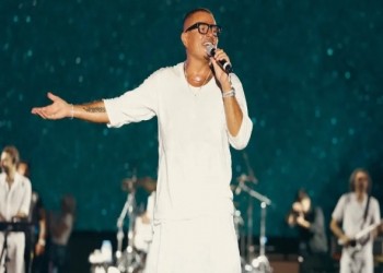   مصر اليوم - عمرو دياب يواصل تصدُّر المشهد الموسيقي بثلاثة مليارات استماع