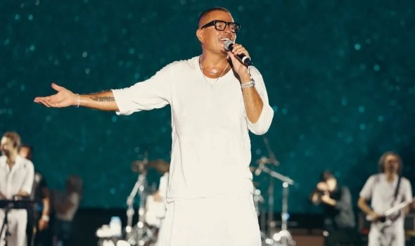   مصر اليوم - عمرو دياب يُهنئ مصر بافتتاح المتحف المصري الكبير خلال حفلة في دبي