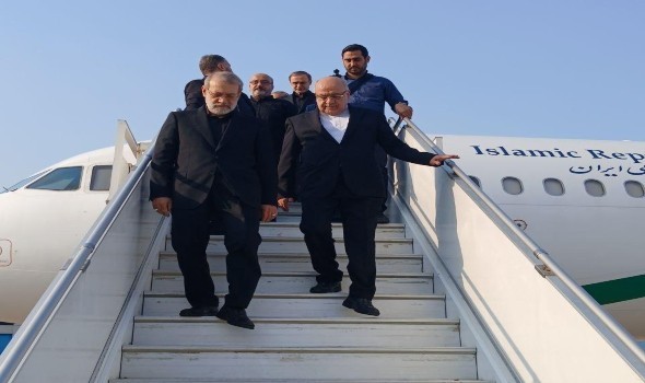   مصر اليوم - لاريجاني يصرح من مطار بيروت بأن إيران تقف مع الشعب اللبناني